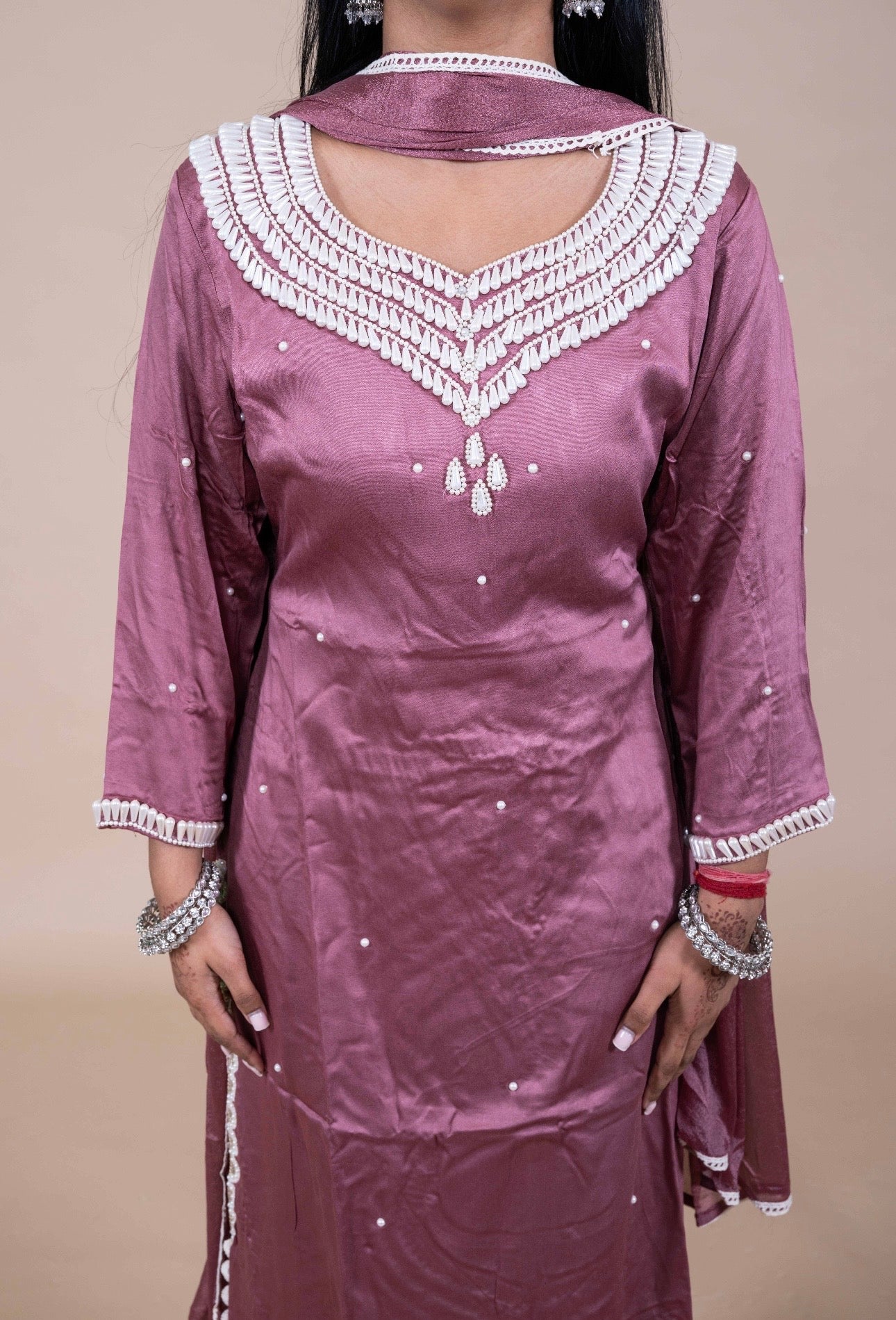 Elegante Salwar Kameez Set met Borduurdetails – Indiase Feestoutfit (oud Roze of Rood)