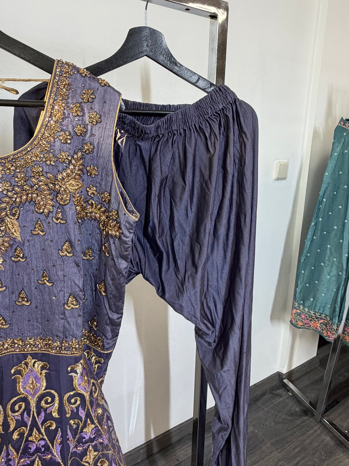 Paars-Gouden Anarkali Set met Dupatta