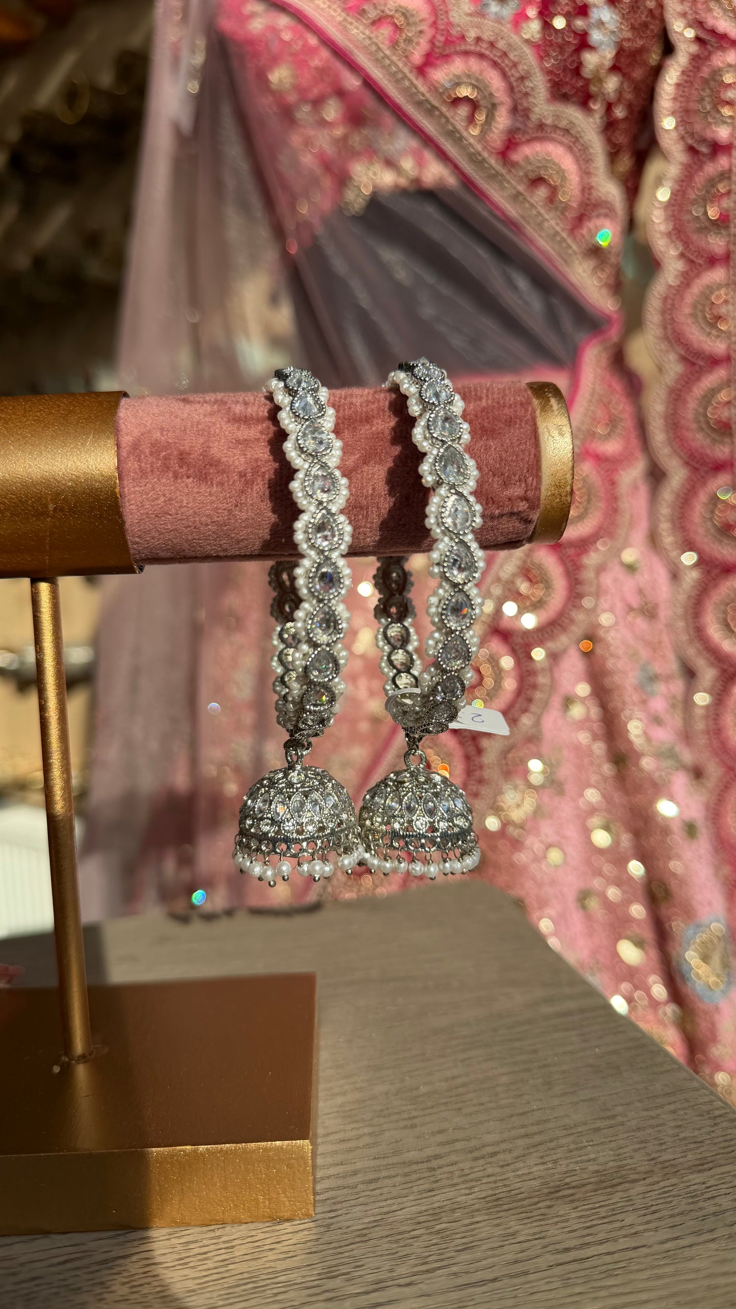 Jhumki Bangle Set met Parels en Teardrop Stenen – Indiase Armbanden (Set van 2)