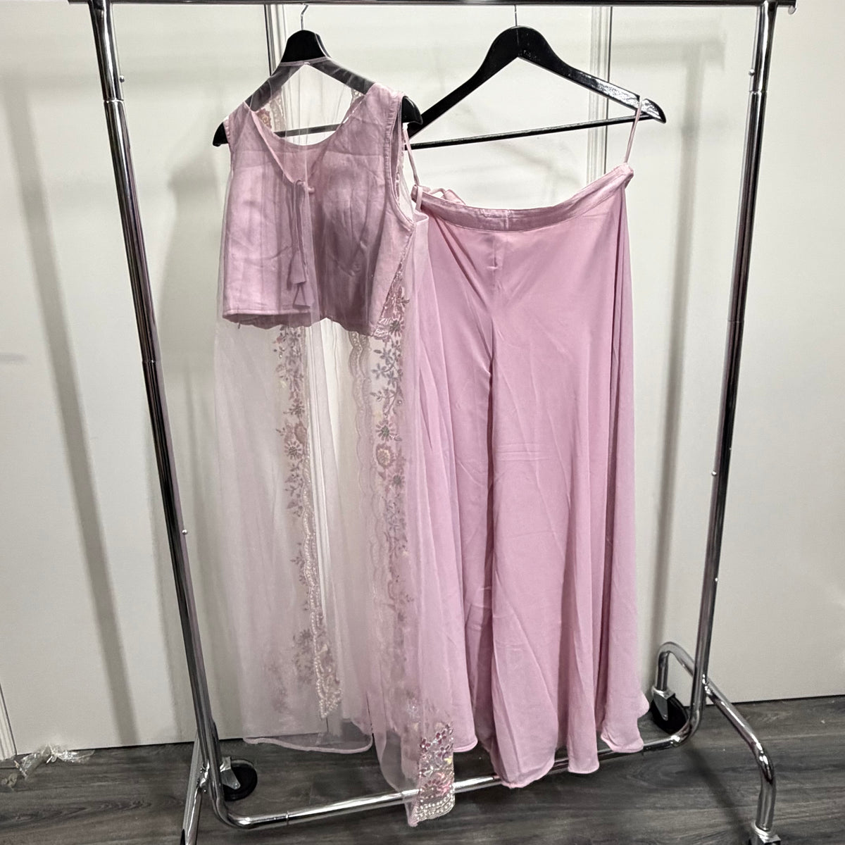 Elara Lilac Palazzo Set met Geborduurde Long Jacket