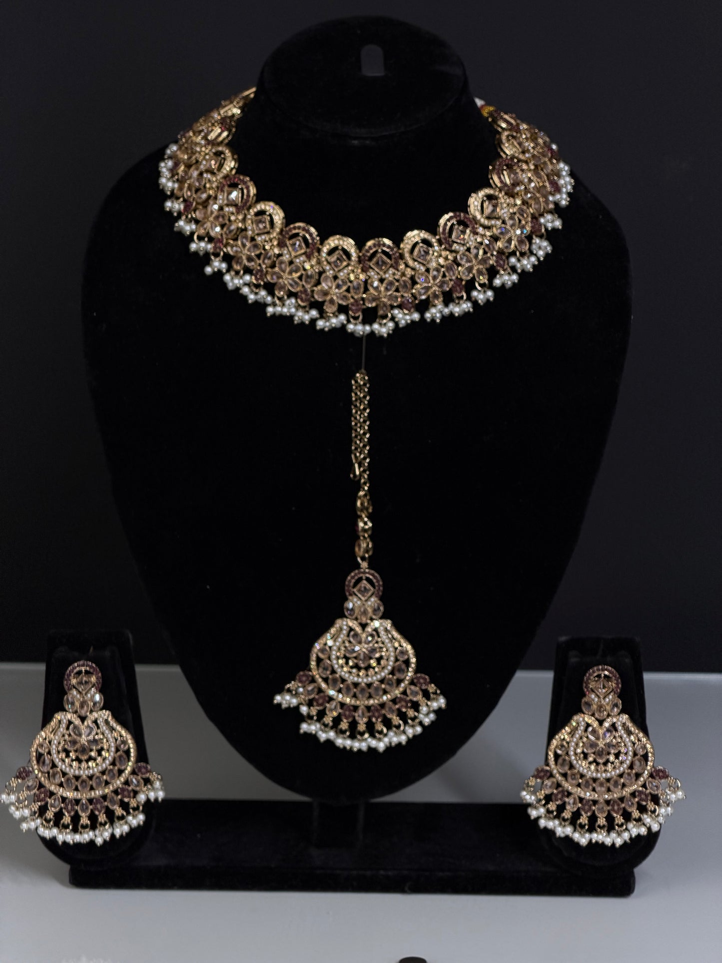 ketting Elegant Uitgewerkte Set met Fijne Steenstructuur