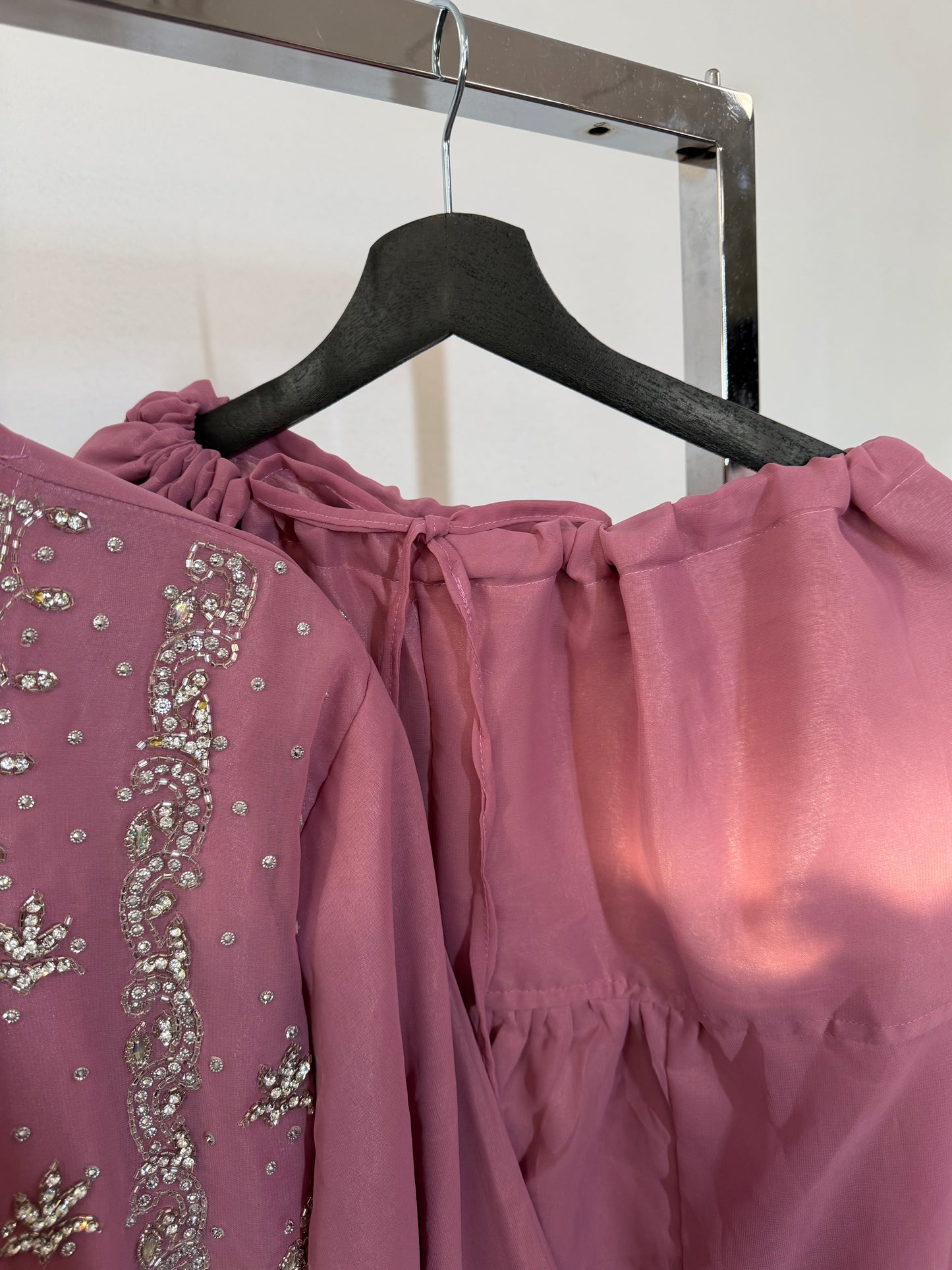 Mauve Anarkali Set met Steentjes & Dupatta