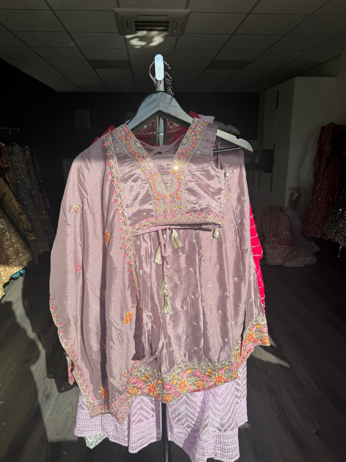 Meisjes Lehenga – Zeegroen & Mauve met Bloemenborduurwerk