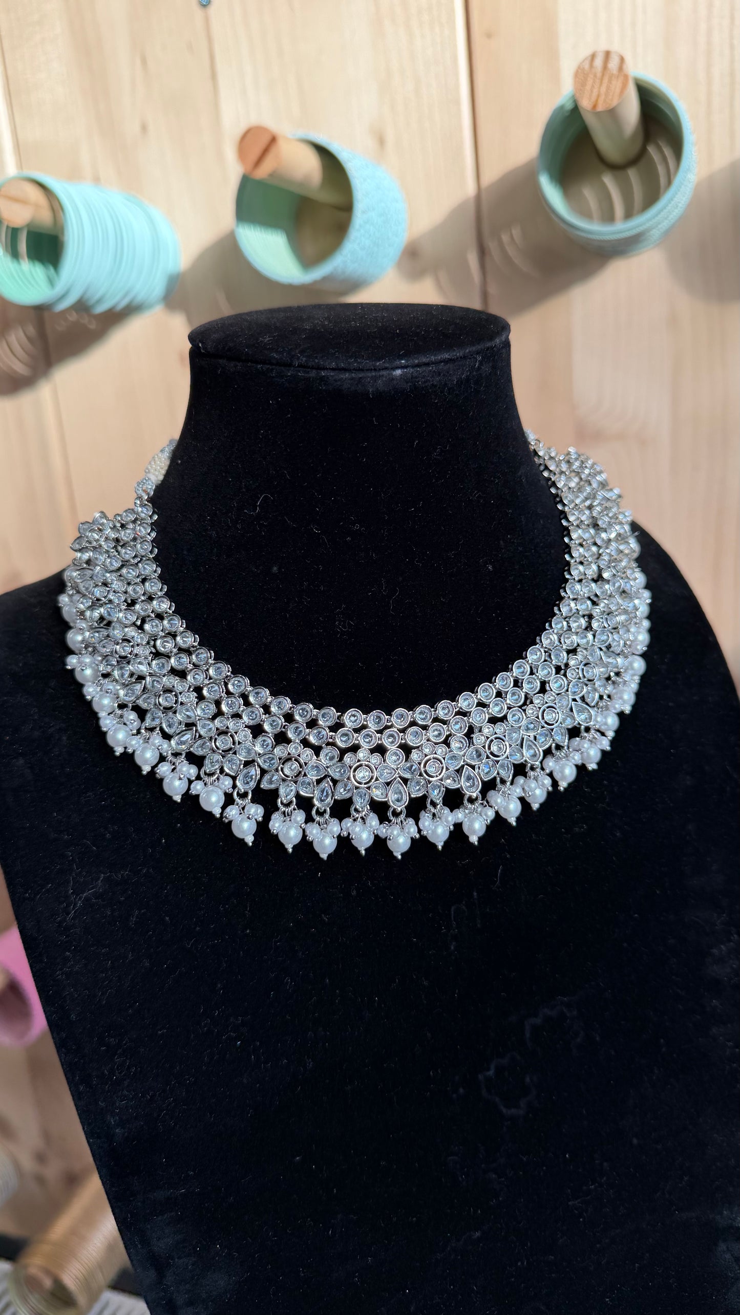 Indiase Parel Choker Sieraden Set met Jhumka Oorbellen en Tikka