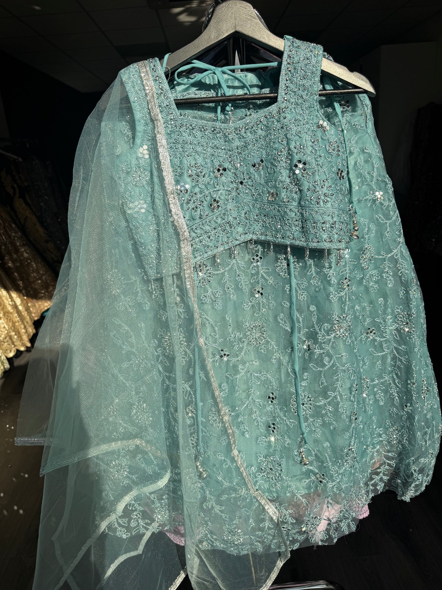 Meisjes Lehenga – Turquoise & Oudroze met Spiegelborduurwerk