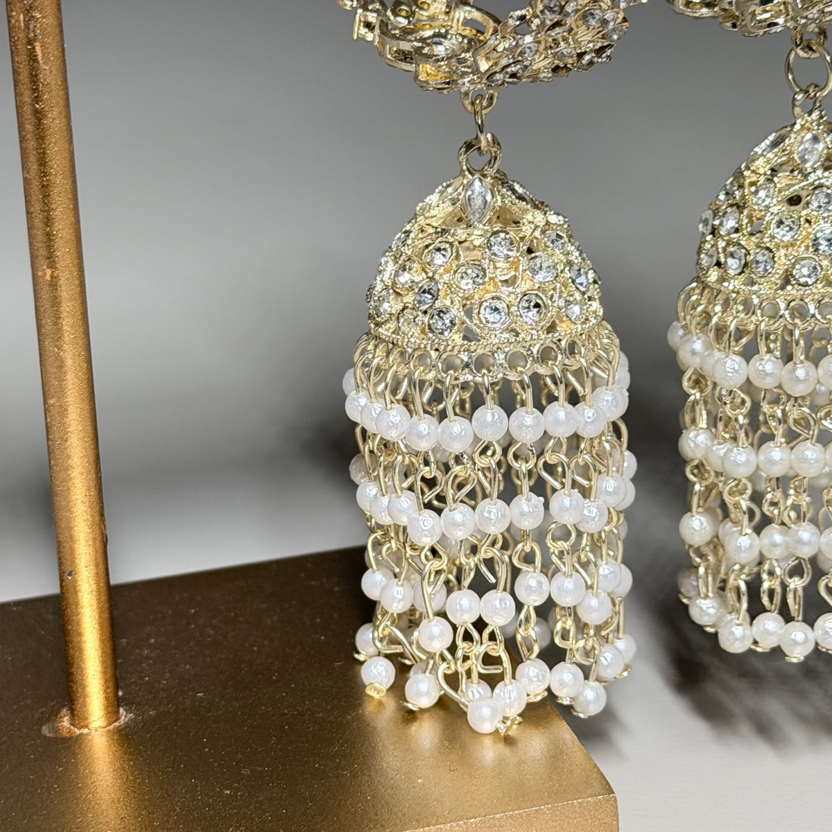 Meher Gouden Jhumka Armband met Parels & Stenen