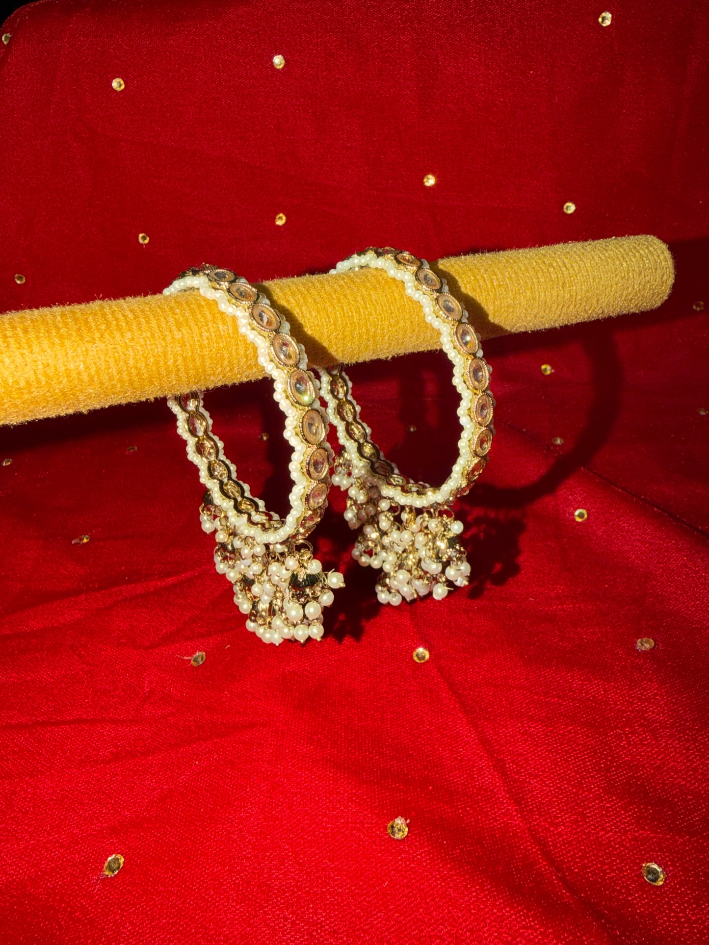 Luxe Statement Armband met Parels & Hangende Jhumka Details