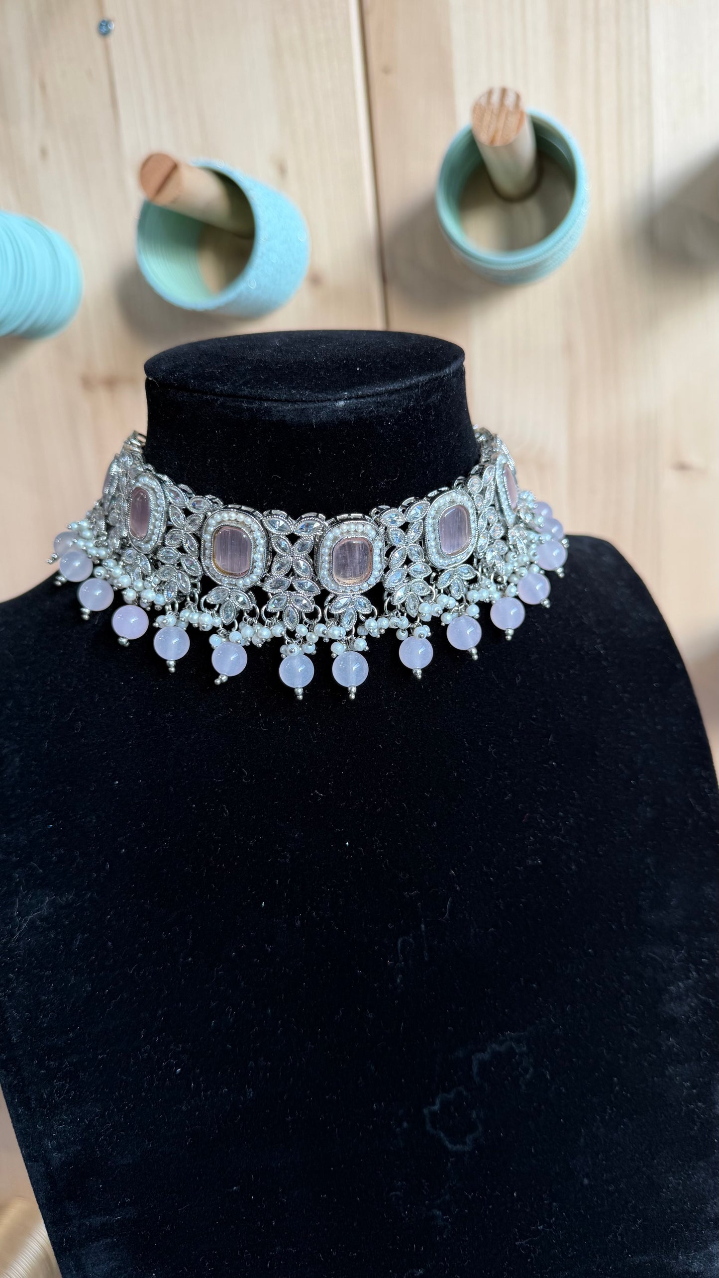 Roze Indiase Choker Sieraden Set met Jhumka Oorbellen en Tikka – Bollywood Jewelry