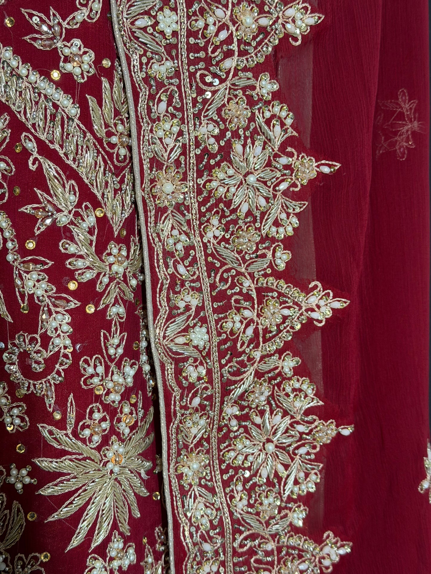 Rood Pakistaans Bridal Pak met Borduurwerk