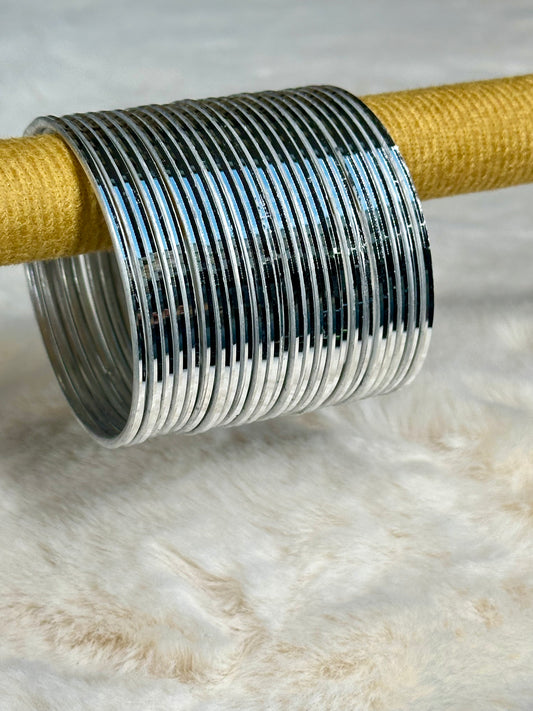 Chroomkleurige metalen armbanden – Indiase kinder armbanden