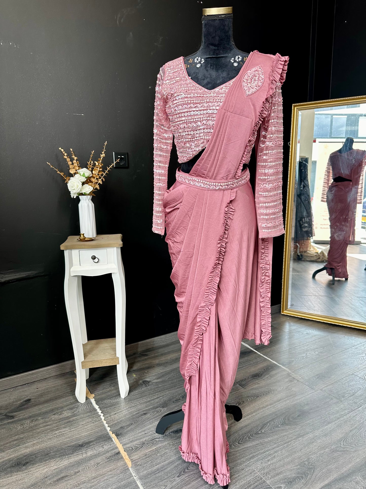 Twirl & Shine saree