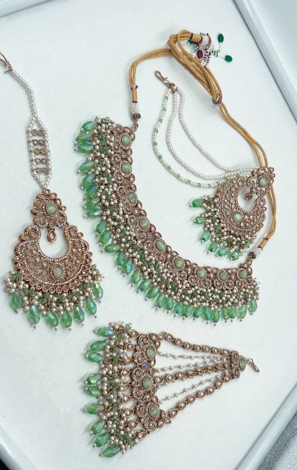 Mintgroene Kundan Kettingset met Glaskralen en Parels