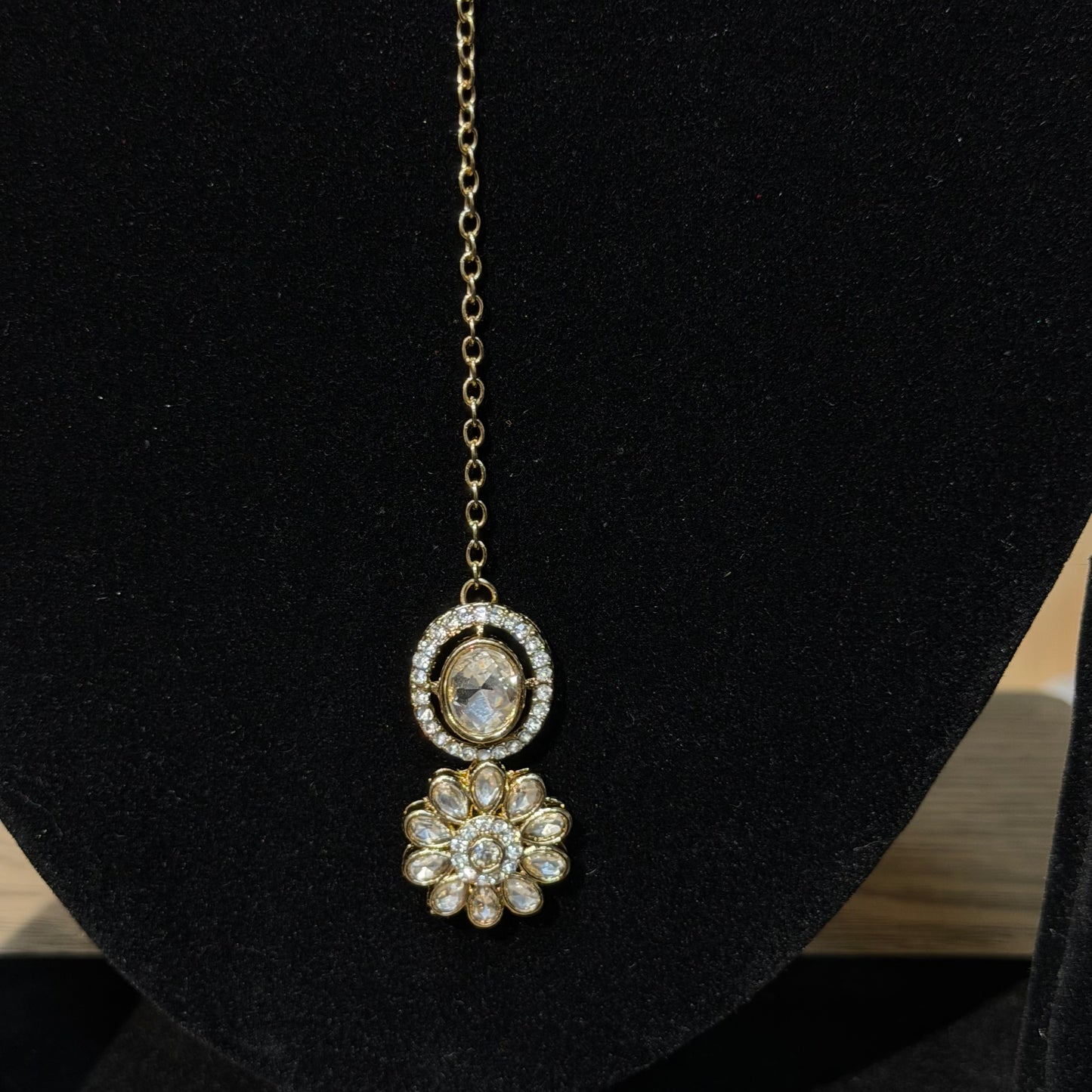Noor Almas Bridal Jewellery Set – Luxe 3-delige goudkleurige Sieradenset