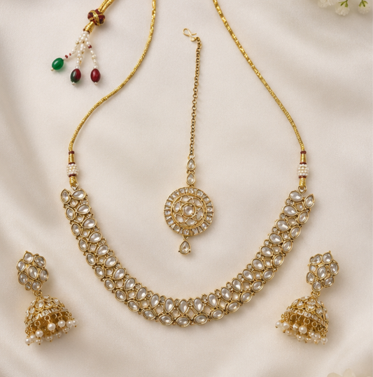 Luxe Kundan Choker Set met Jhumka Oorbellen & Maang Tikka