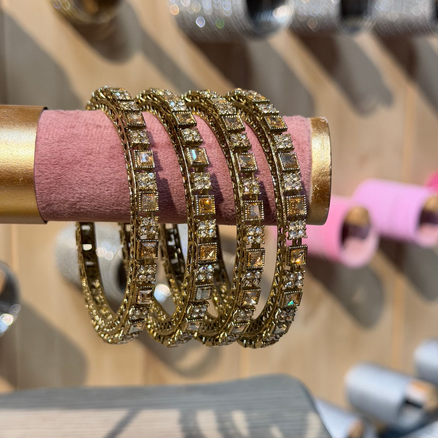 Zara Square Bangles Champagne – Luxe Set van 4 Gouden Armbanden