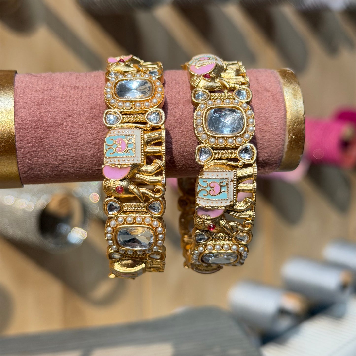 Meher Elephant Bangles – Luxe Kundan Armbanden met Olifantdesign