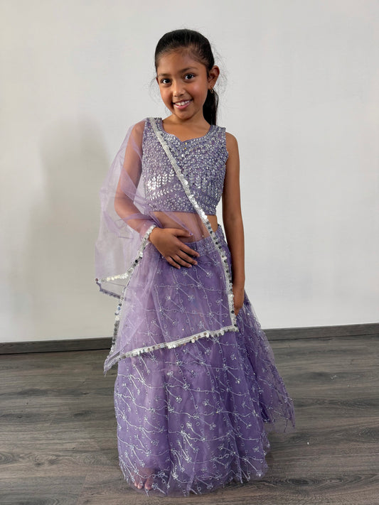 Lavendel Lehenga met Glanzende Details
