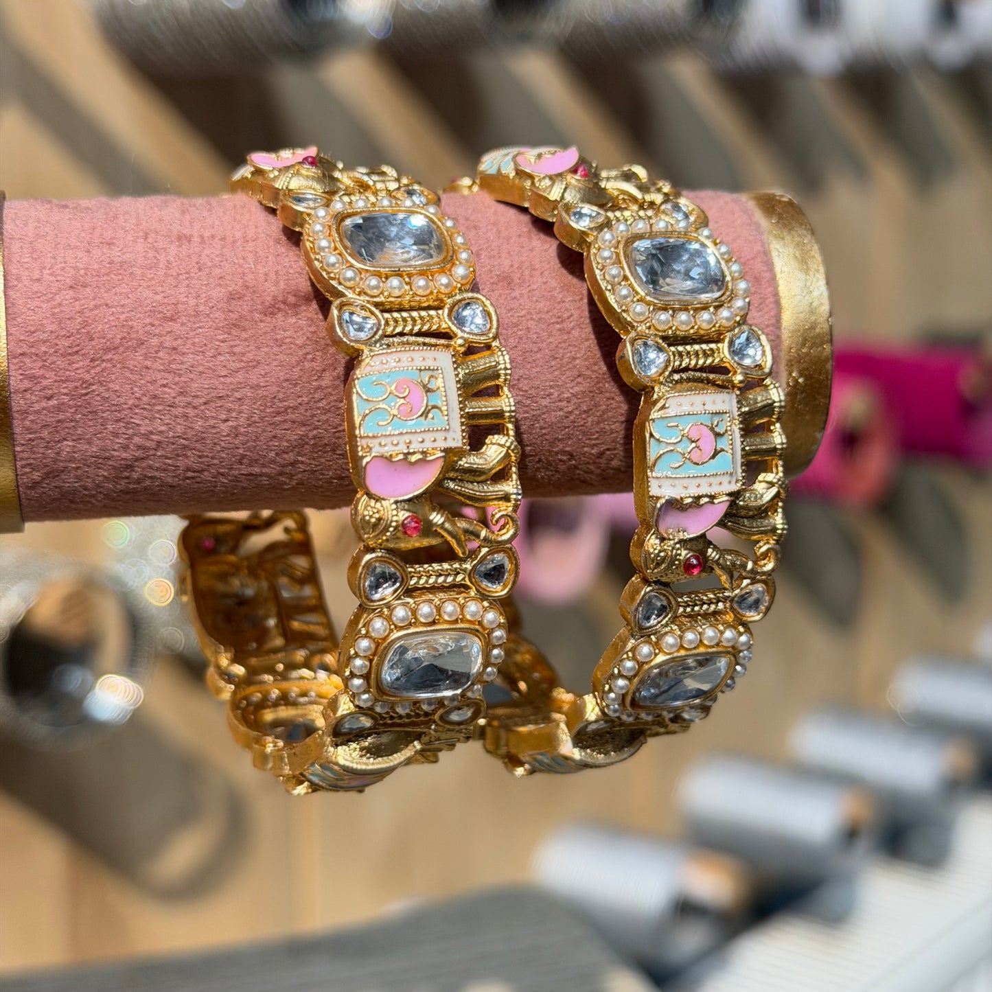 Meher Elephant Bangles – Luxe Kundan Armbanden met Olifantdesign