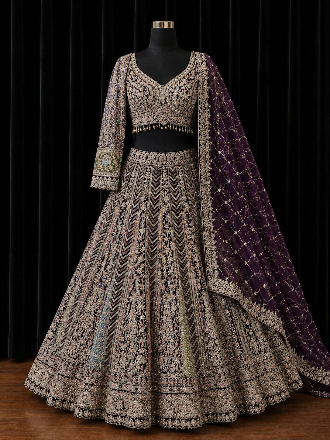 Black & Plum Luxe Party Wear Lehenga met Zilver Embroidery