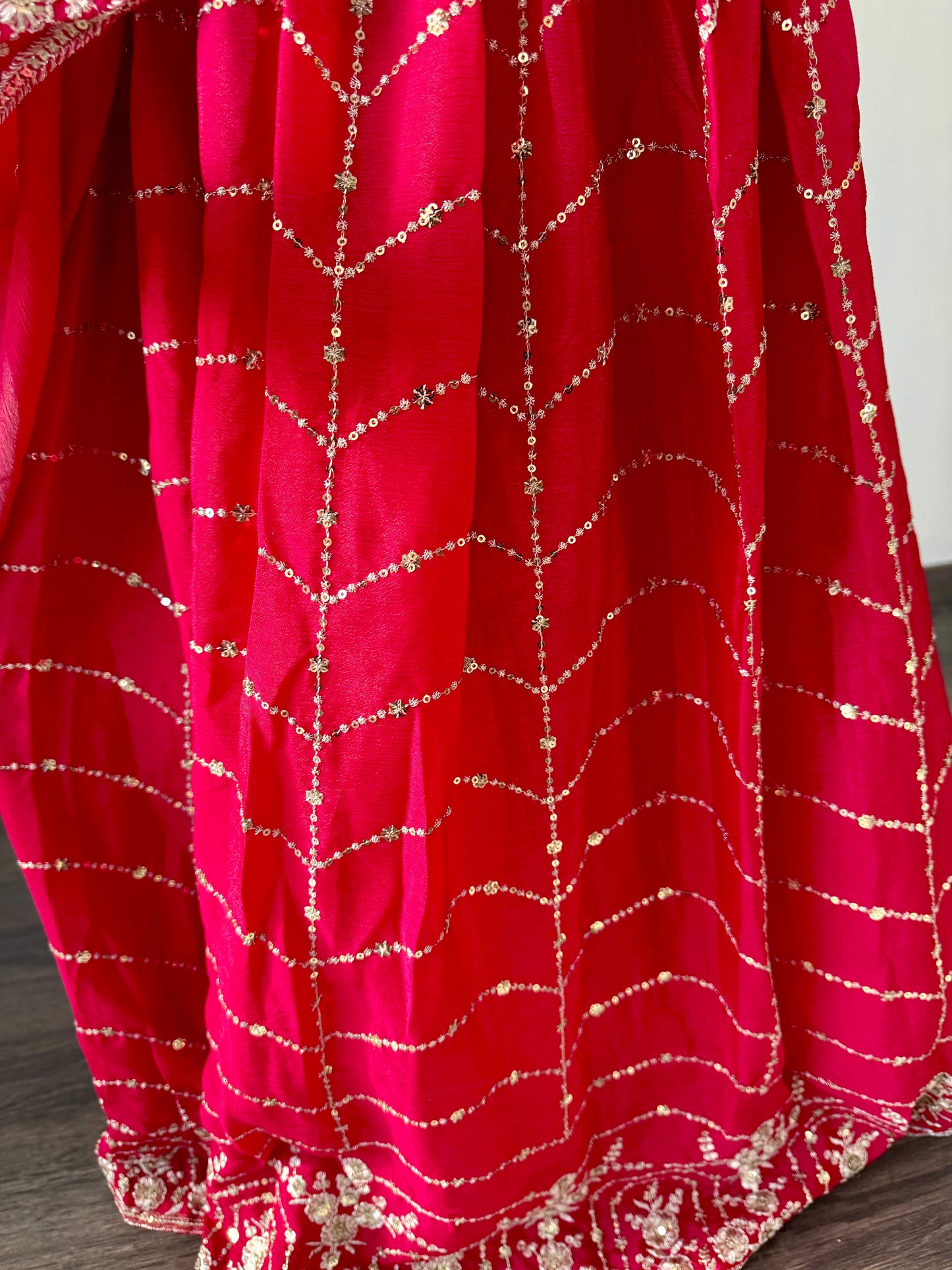 Rode Lehenga met Gouden Accenten