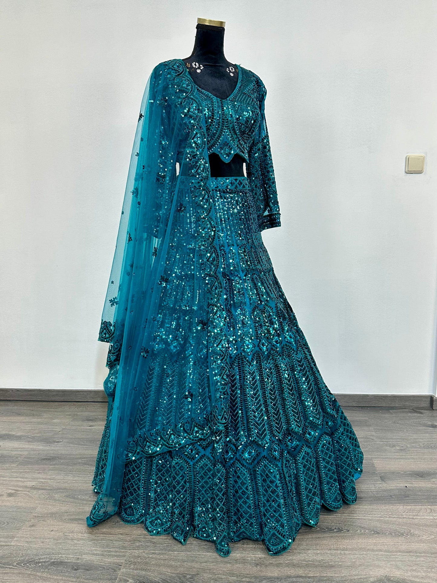 Turquoise blauwe lehenga met pailletten | Luxe Indiase feestjurk