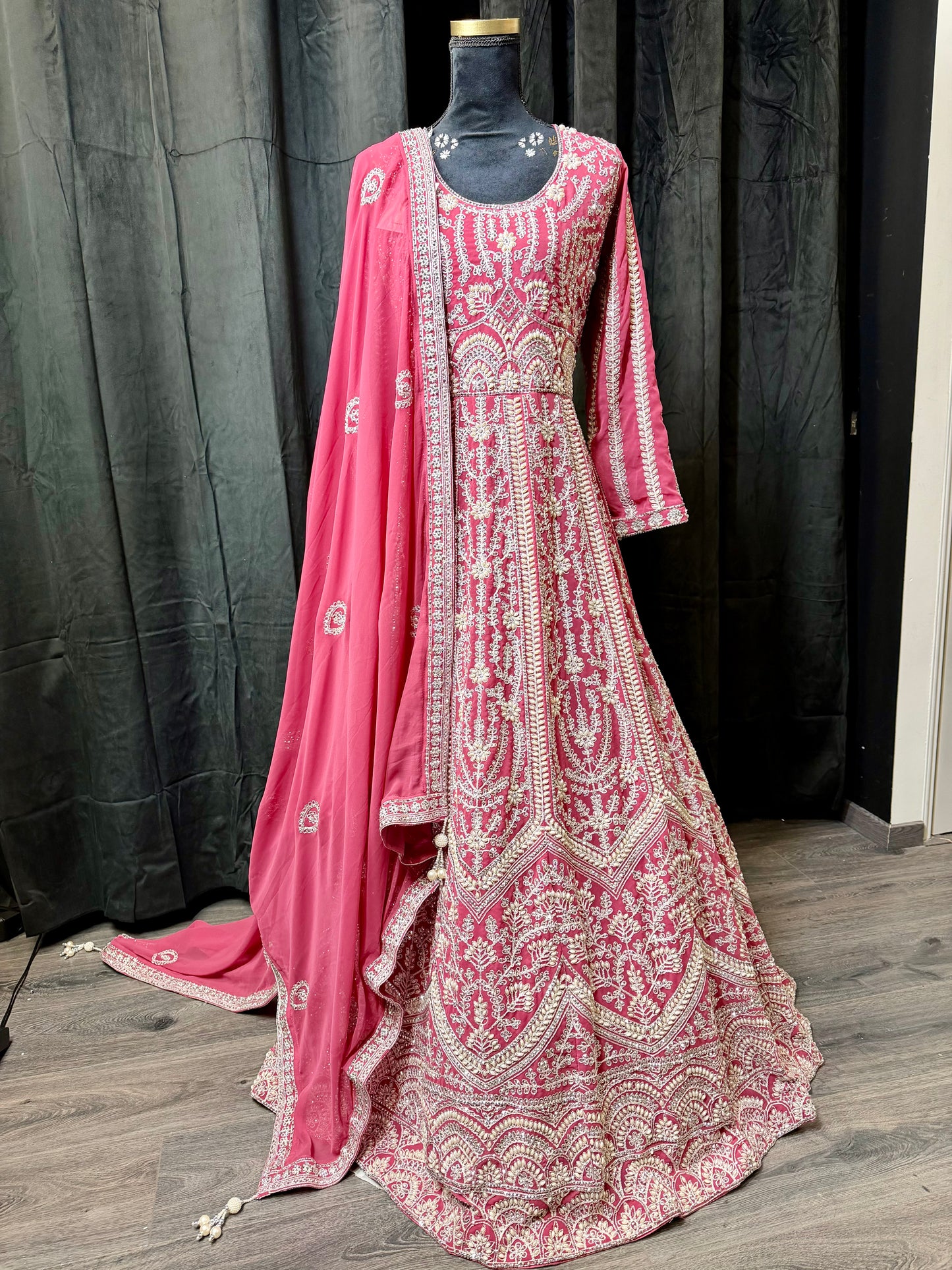 Deep Pink Anarkali – Indiase feestjurk