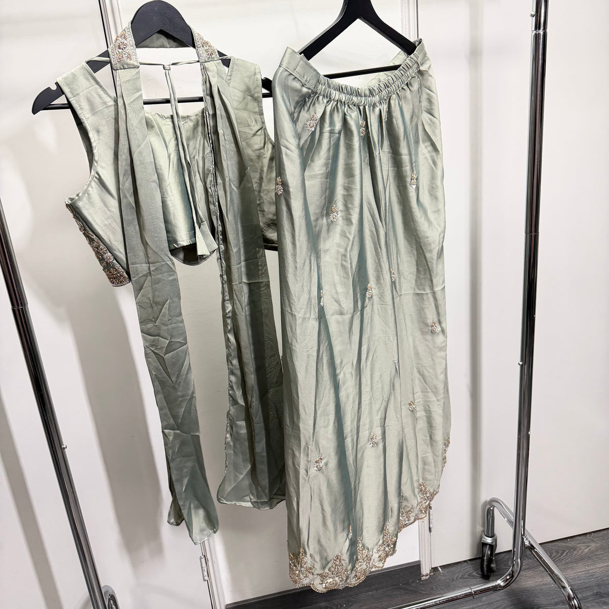 Sana Sage Green Palazzo Set met Geborduurde Top & Dupatta
