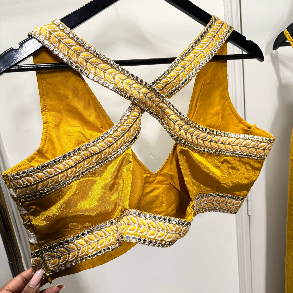 Noor Mustard Yellow Palazzo Set met Geborduurde Cape