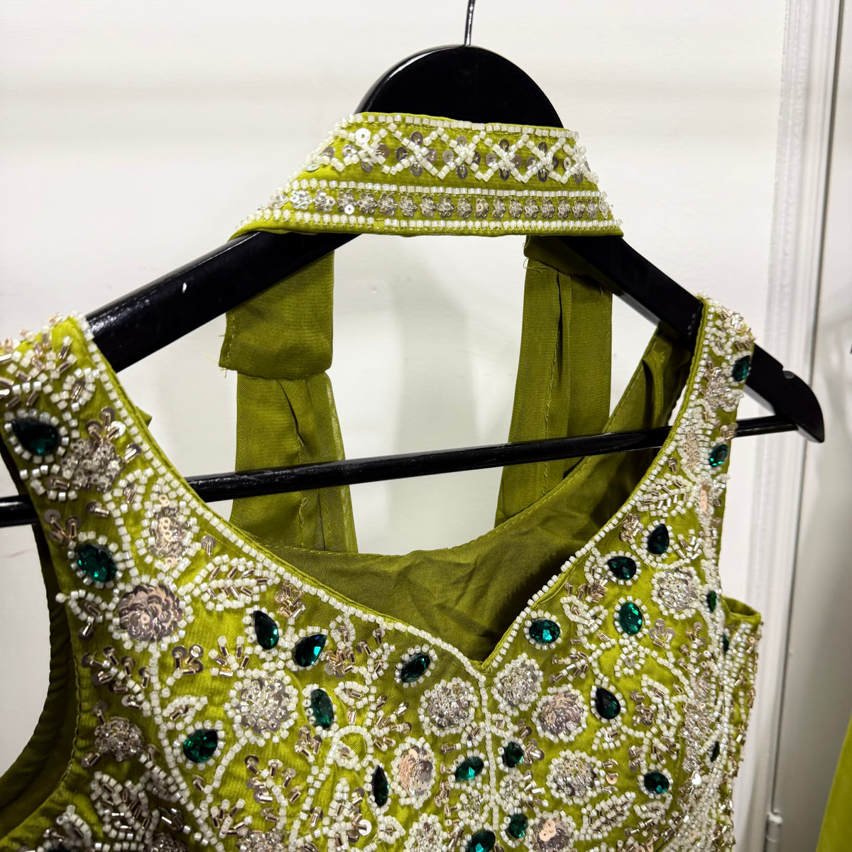Avni Lime Green Sharara Set met Luxe Embellished Top