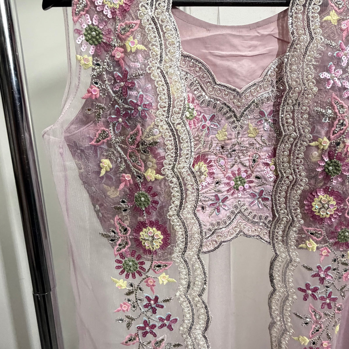 Elara Lilac Palazzo Set met Geborduurde Long Jacket