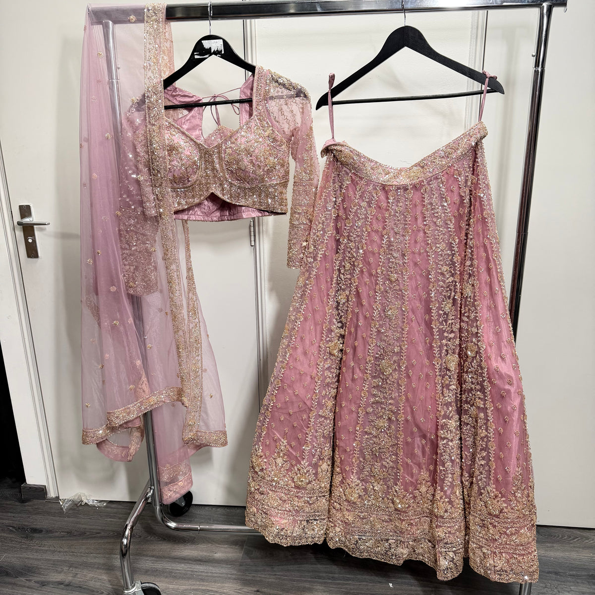 Liyana Blush Pink Lehenga met Luxe Borduurwerk