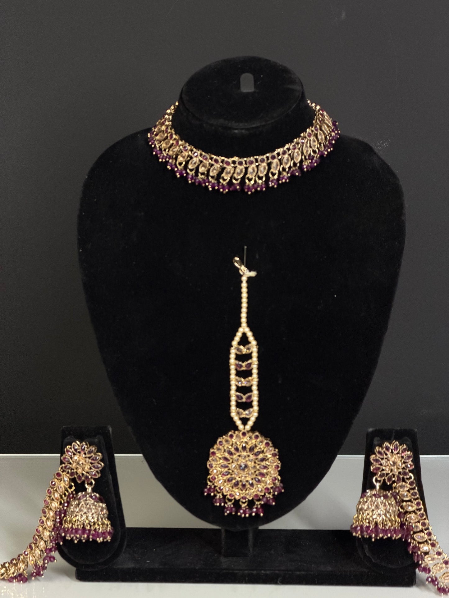 Traditionele Ketting Set met Delicate Hangende Elementen