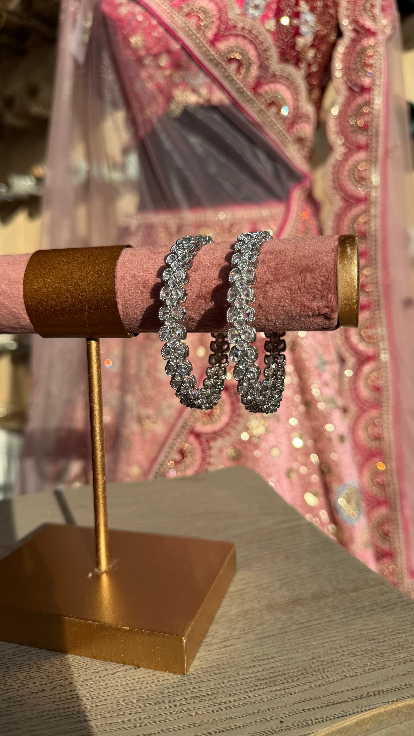 Crystal Flower Bangle Set – Indiase Armbanden met Bloem Design (2 Stuks)