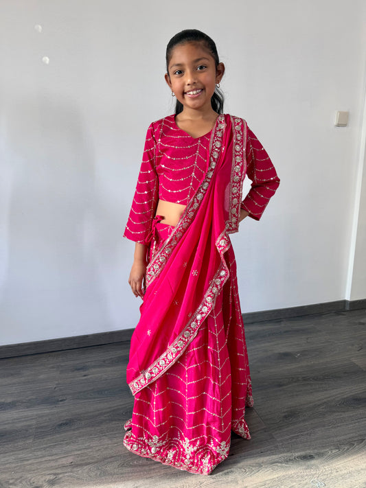 Rode Lehenga met Gouden Accenten