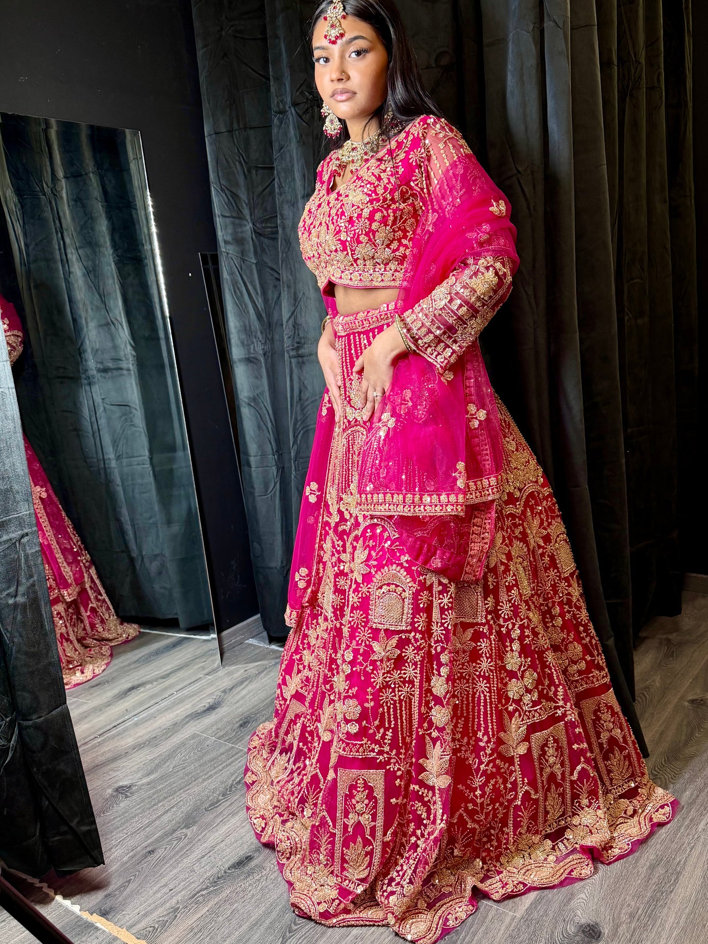 Fuchsia roze heavy party wear lehenga | Luxe Indiase feestjurk dames