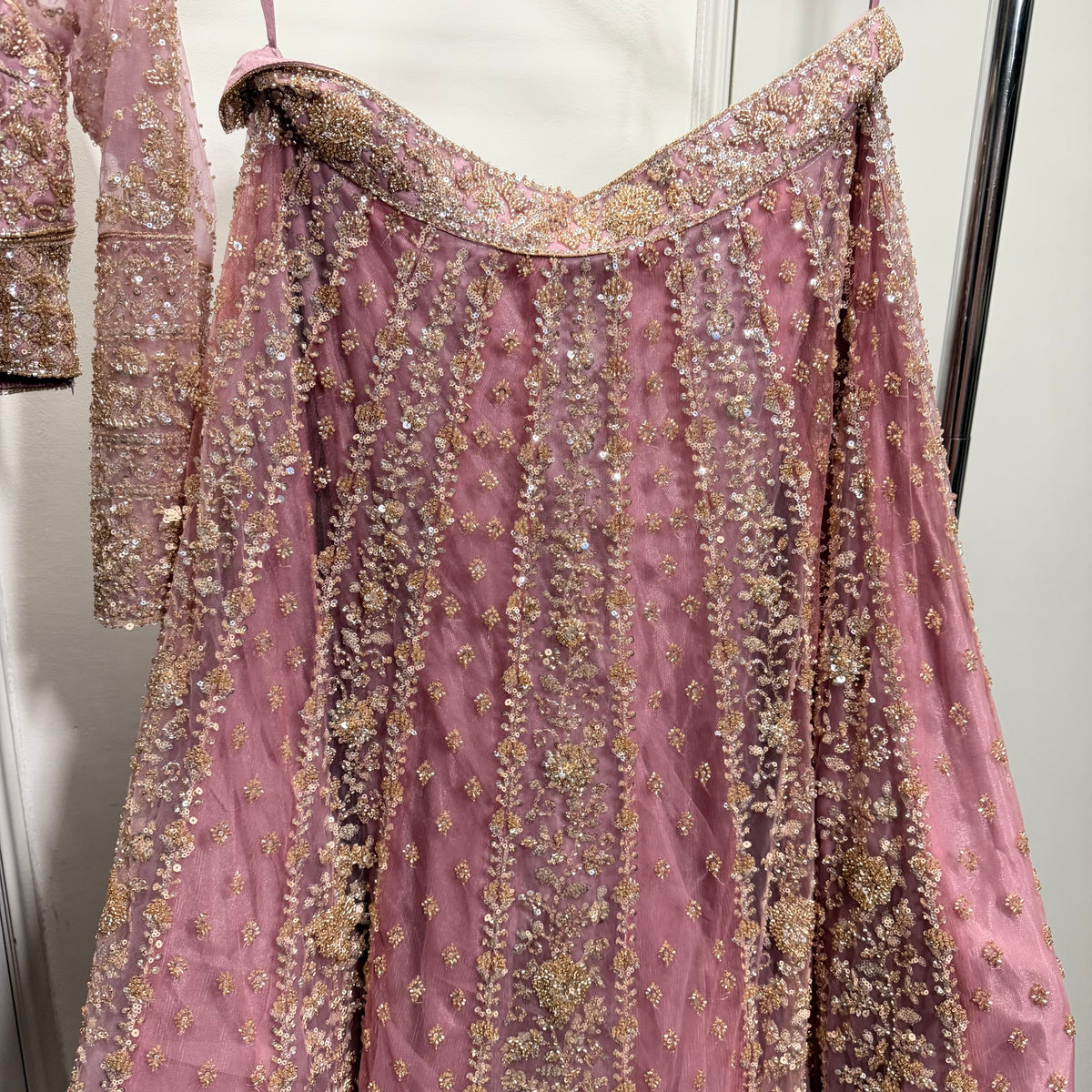 Liyana Blush Pink Lehenga met Luxe Borduurwerk