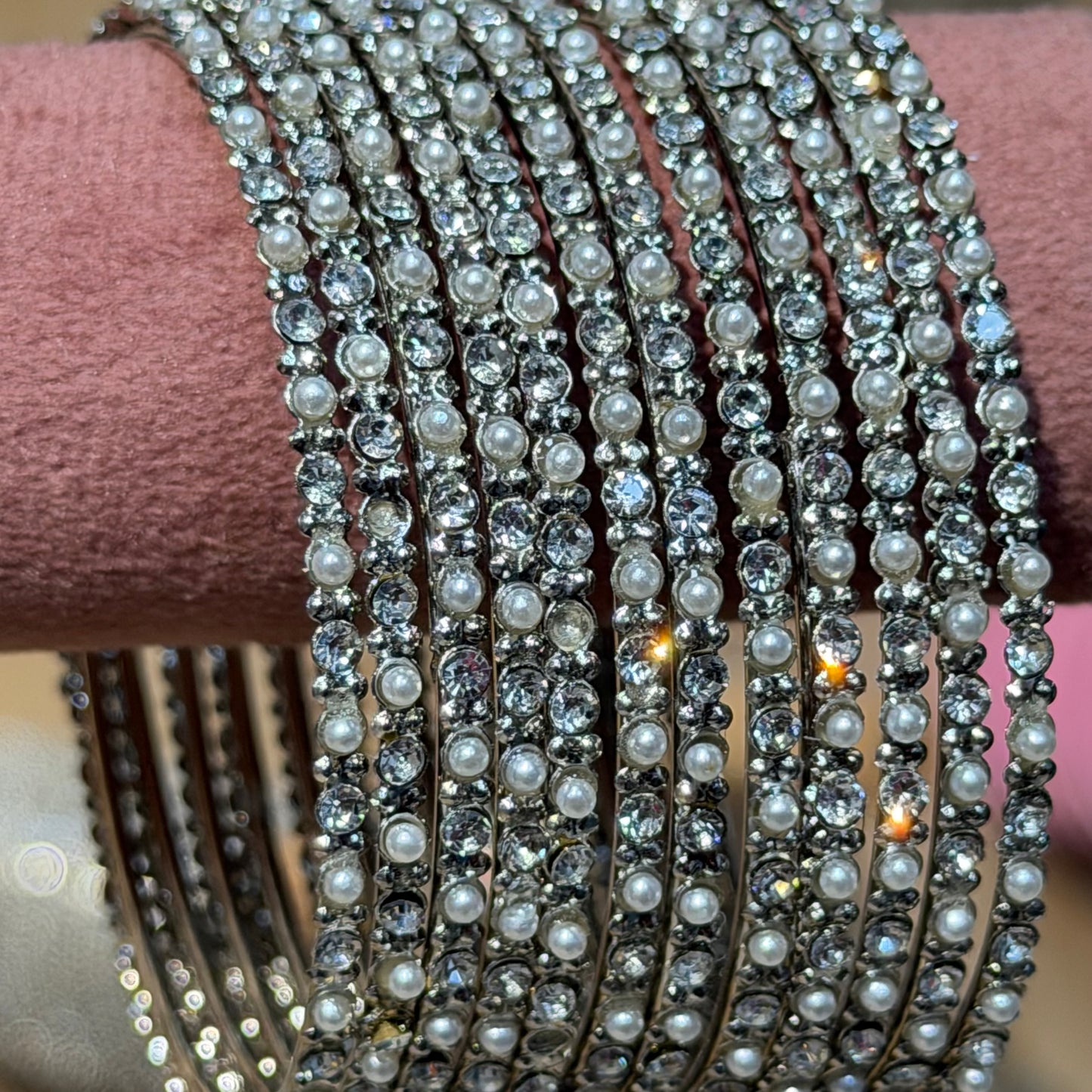 Pearl Sparkle Bangles zilver – Set van 12 Luxe Armbanden met Parels