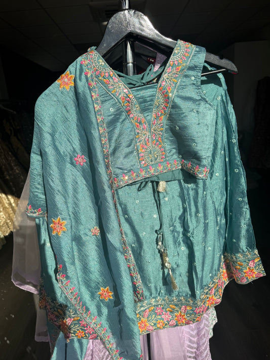 Meisjes Lehenga – Zeegroen & Mauve met Bloemenborduurwerk