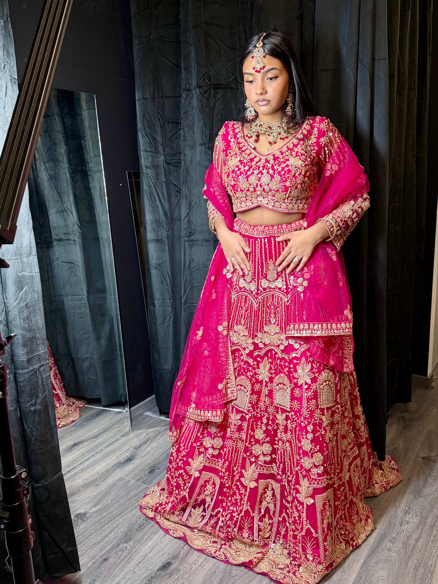 Fuchsia roze heavy party wear lehenga | Luxe Indiase feestjurk dames