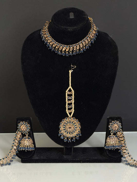 Traditionele Ketting Set met Delicate Hangende Elementen