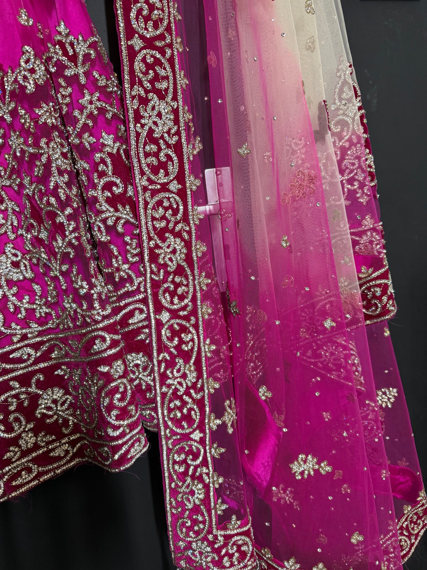 Crème Fuchsia Lehenga