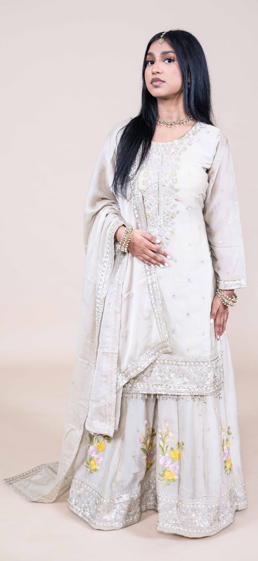 Elegante Geborduurde Sharara Set met Dupatta – Luxe Indiase Feestoutfit