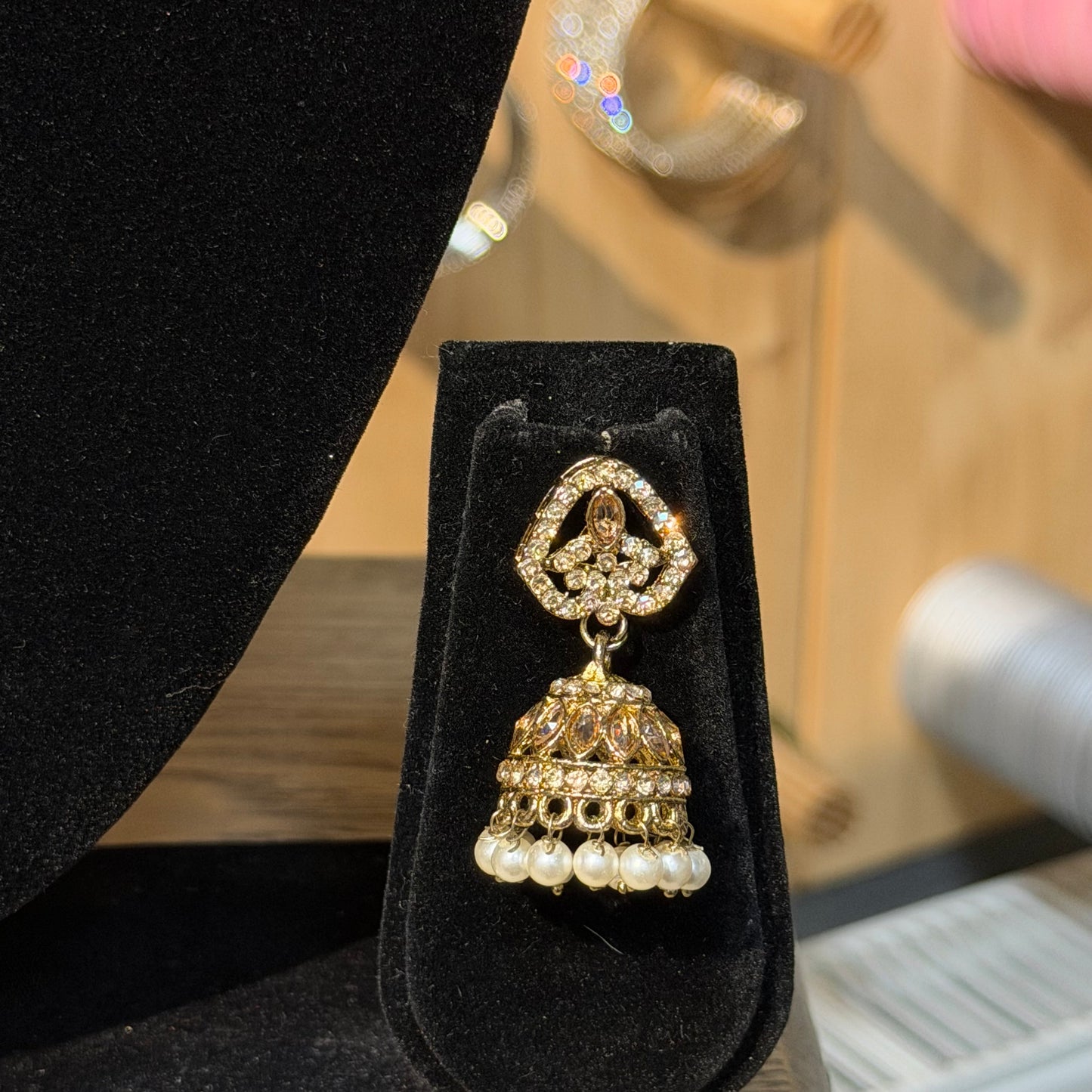 Areeza Pearl Bloom Kundan Choker Set – Luxe 3-delige Sieradenset