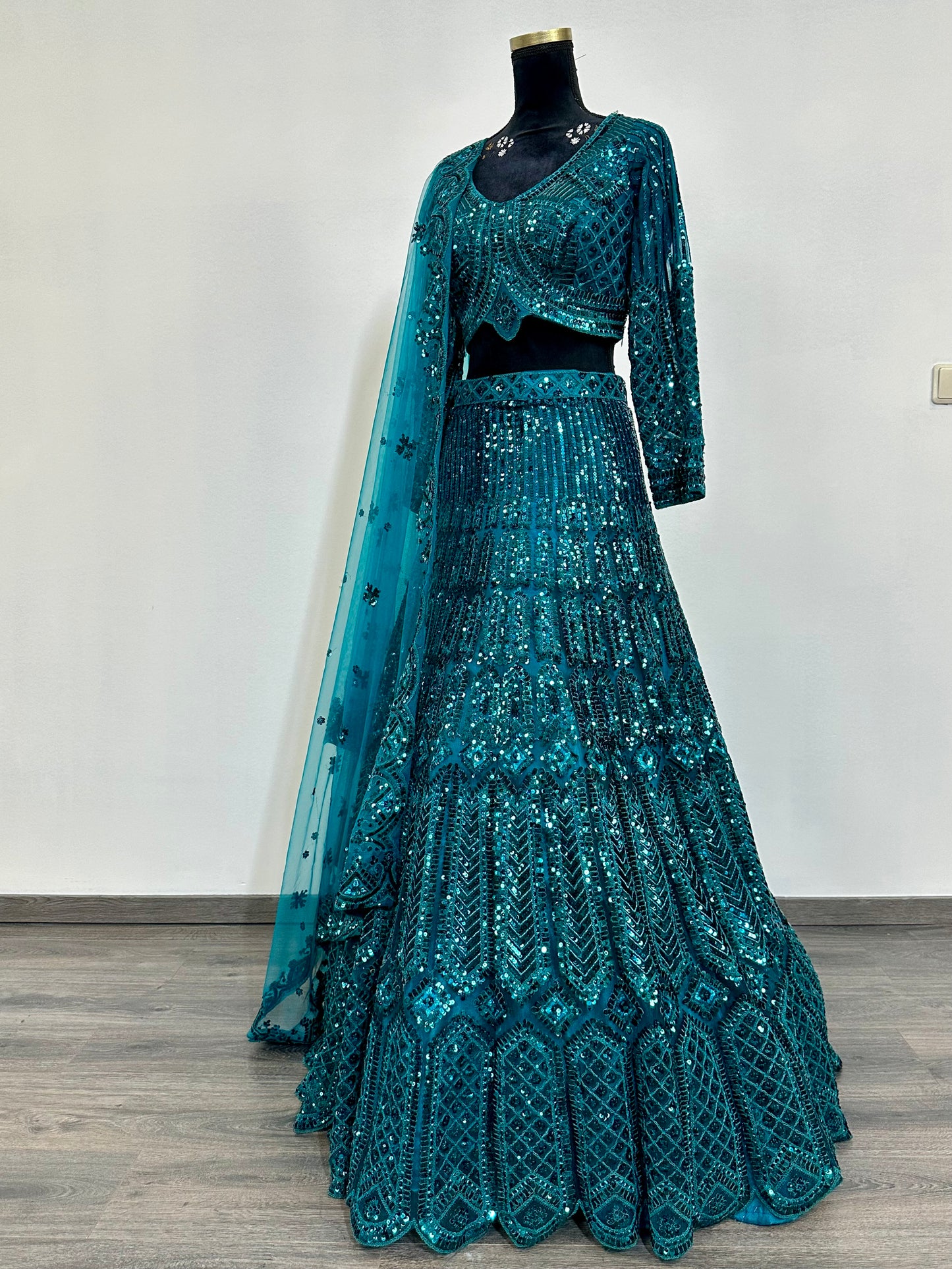 Turquoise blauwe lehenga met pailletten | Luxe Indiase feestjurk
