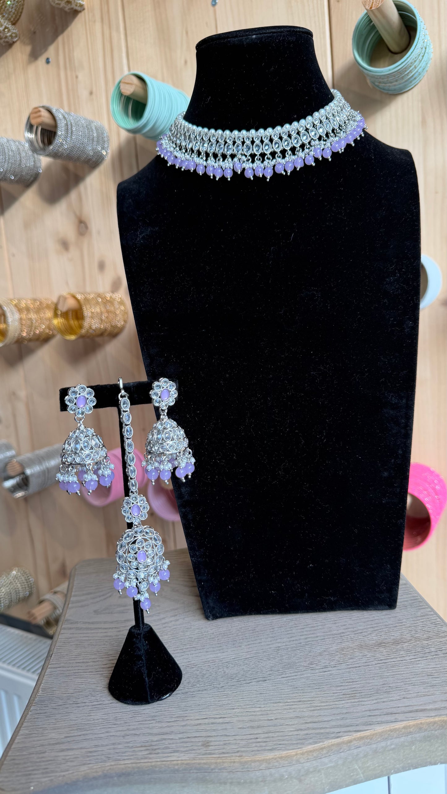 Indiase Parel Choker Set met Jhumka Oorbellen – Elegante Traditionele Sieraden