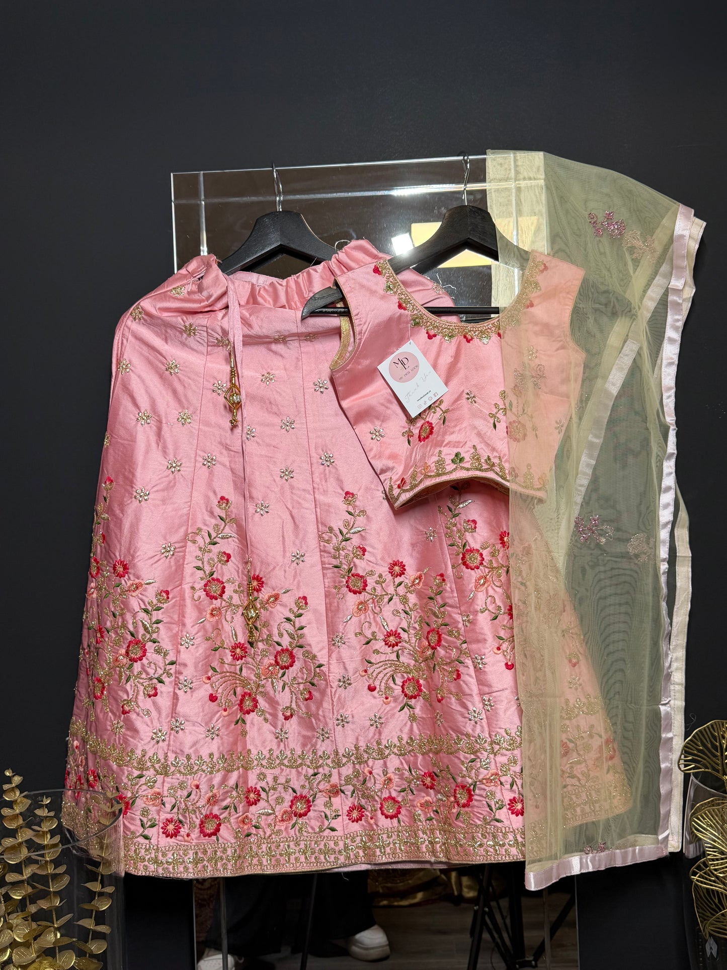 Petrolgroene lehenga met koperborduurwerk