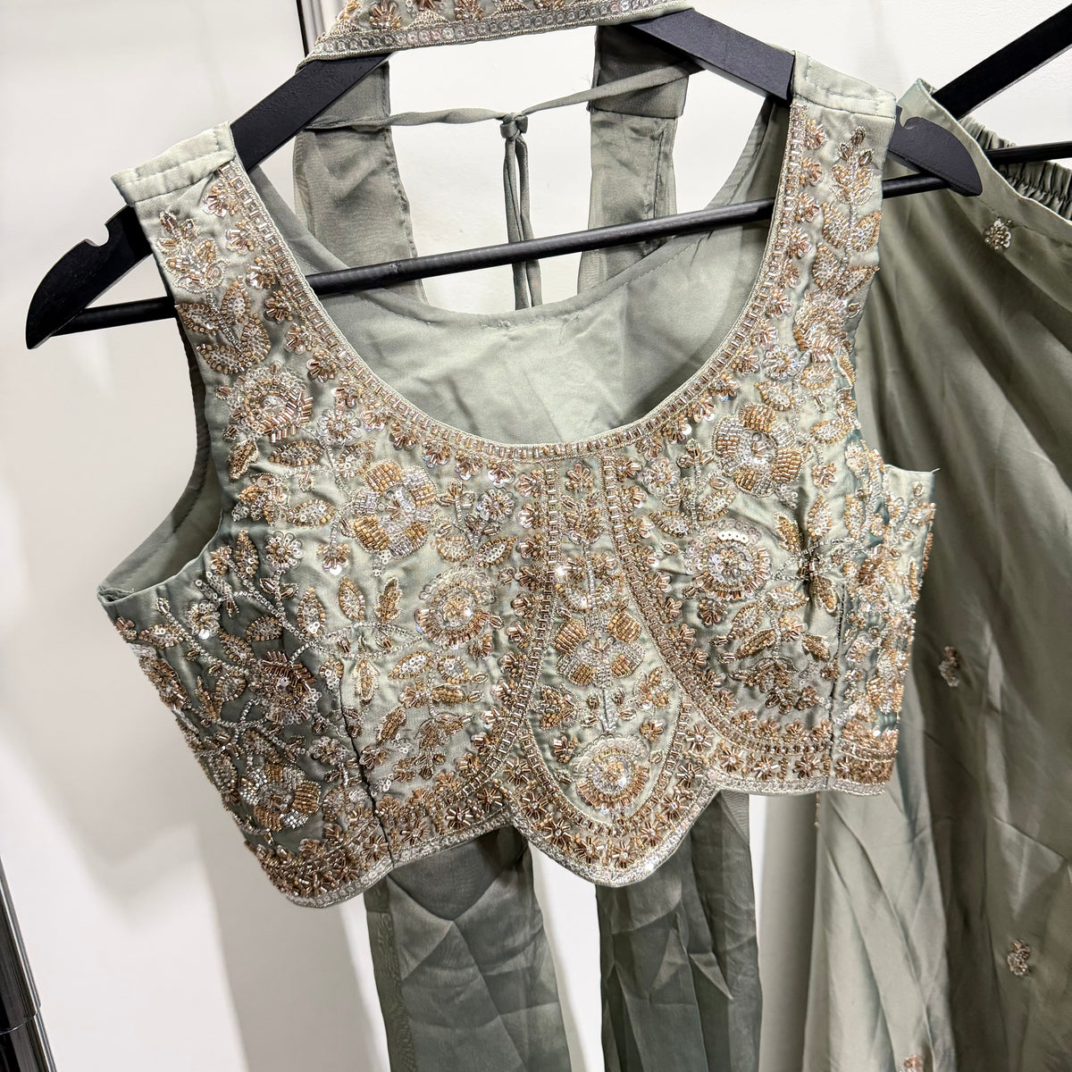 Sana Sage Green Palazzo Set met Geborduurde Top & Dupatta