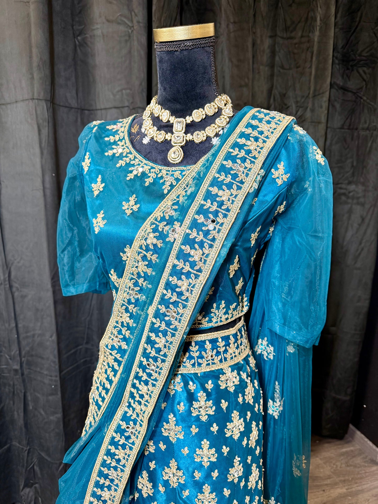 Teal Organza Floral Lehenga – Indiase Feestjurk