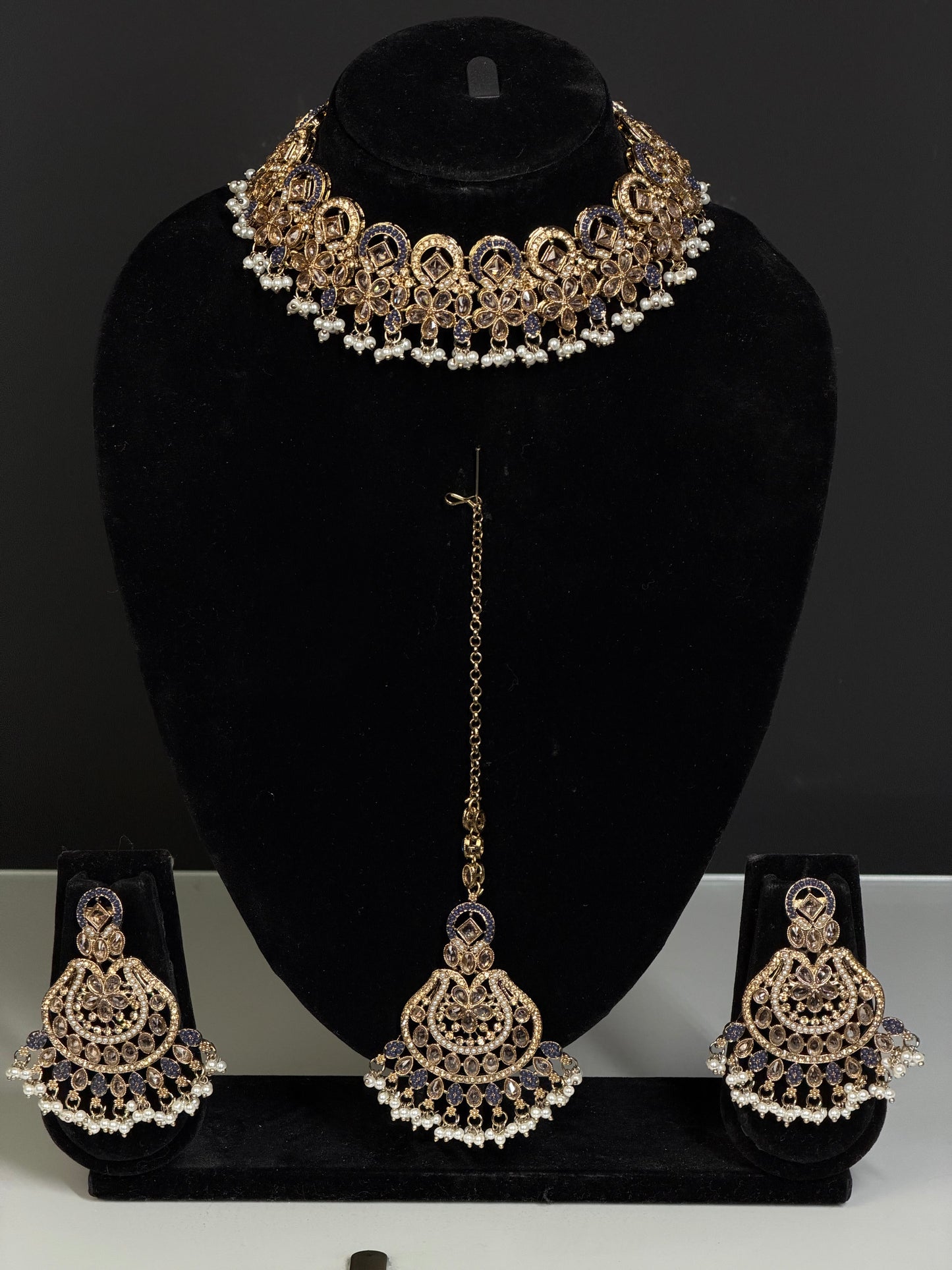 ketting Elegant Uitgewerkte Set met Fijne Steenstructuur