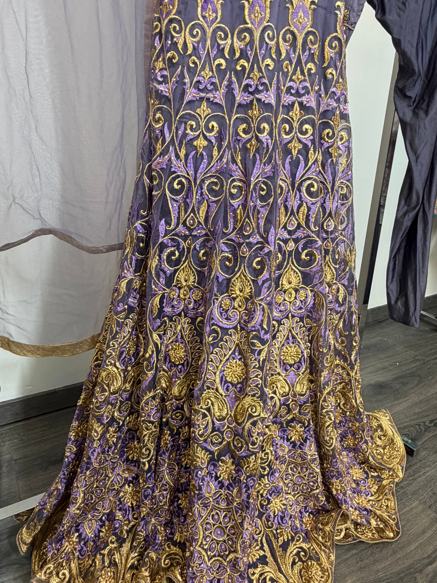 Paars-Gouden Anarkali Set met Dupatta